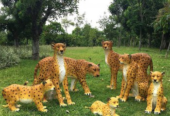 豹子雕塑-動物園彩繪噴漆金錢豹雕塑