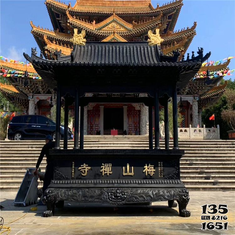 香爐雕塑-景區寺廟大型不銹鋼仿銅香火香爐雕塑高清圖片