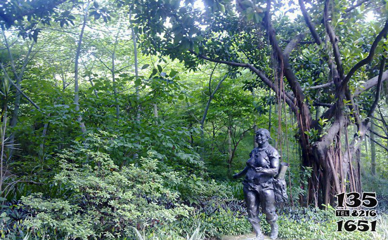 女孩雕塑-公園西方不銹鋼仿銅人物景觀女孩雕塑高清圖片