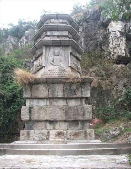 佛塔雕塑-寺院景觀古代舍利塔雕塑高清圖片