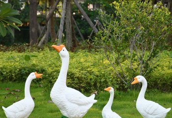 天鵝雕塑-公園結伴游玩的仿真動物玻璃鋼天鵝雕塑