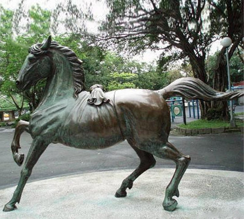 銅雕公園奔馬-青銅公園奔馬高清圖片