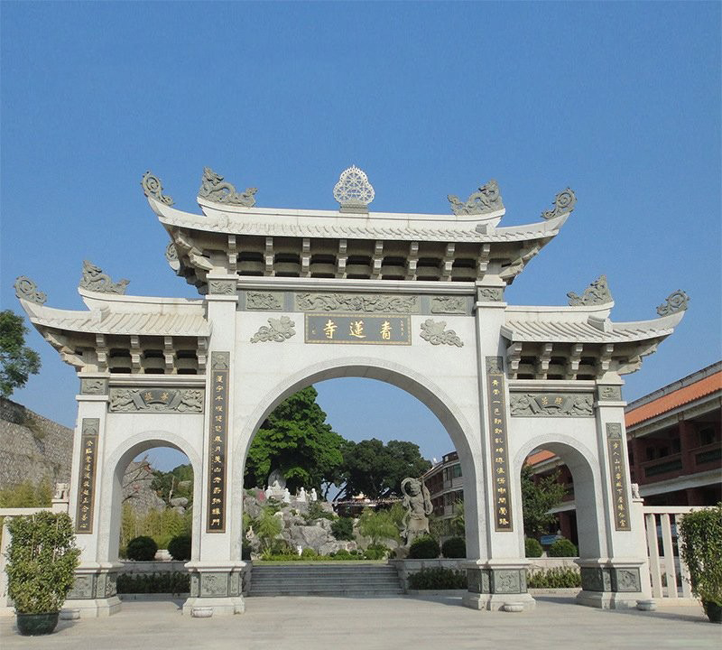 石雕寺廟三門牌坊-寺廟三門牌坊石雕高清圖片